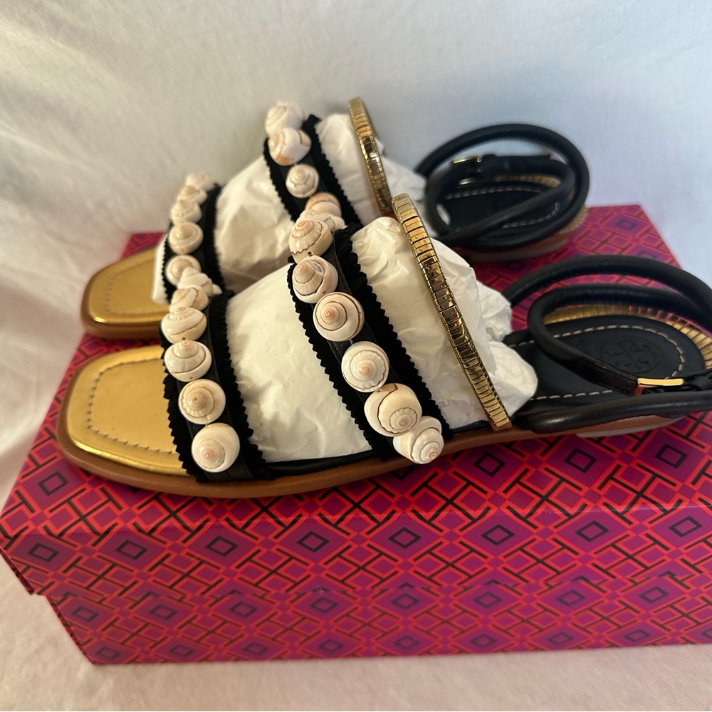 New Tory Burch Black and Gold Sinclair seashell Women's Sandals 9 with box - Picture 5 of 16